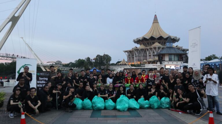 sponsored kuching beach cleaners